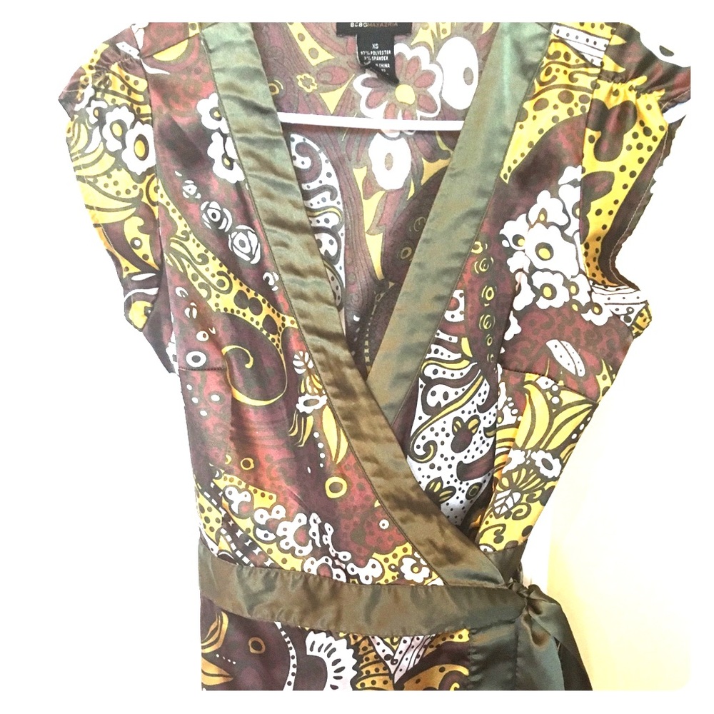 BCBG wrap top